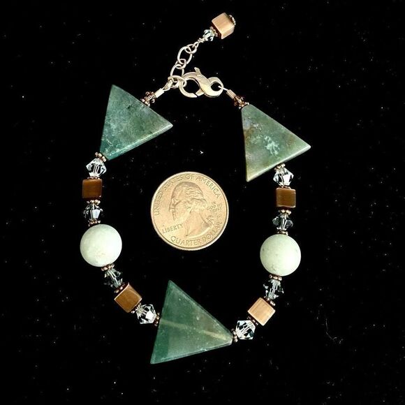 ASC Striking Polished Green Agate with Sterling clasps - Picture 5 of 9